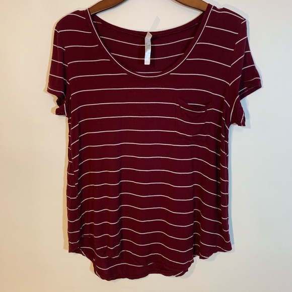 STRIPPED BASIC TEE - Picture 3 of 6